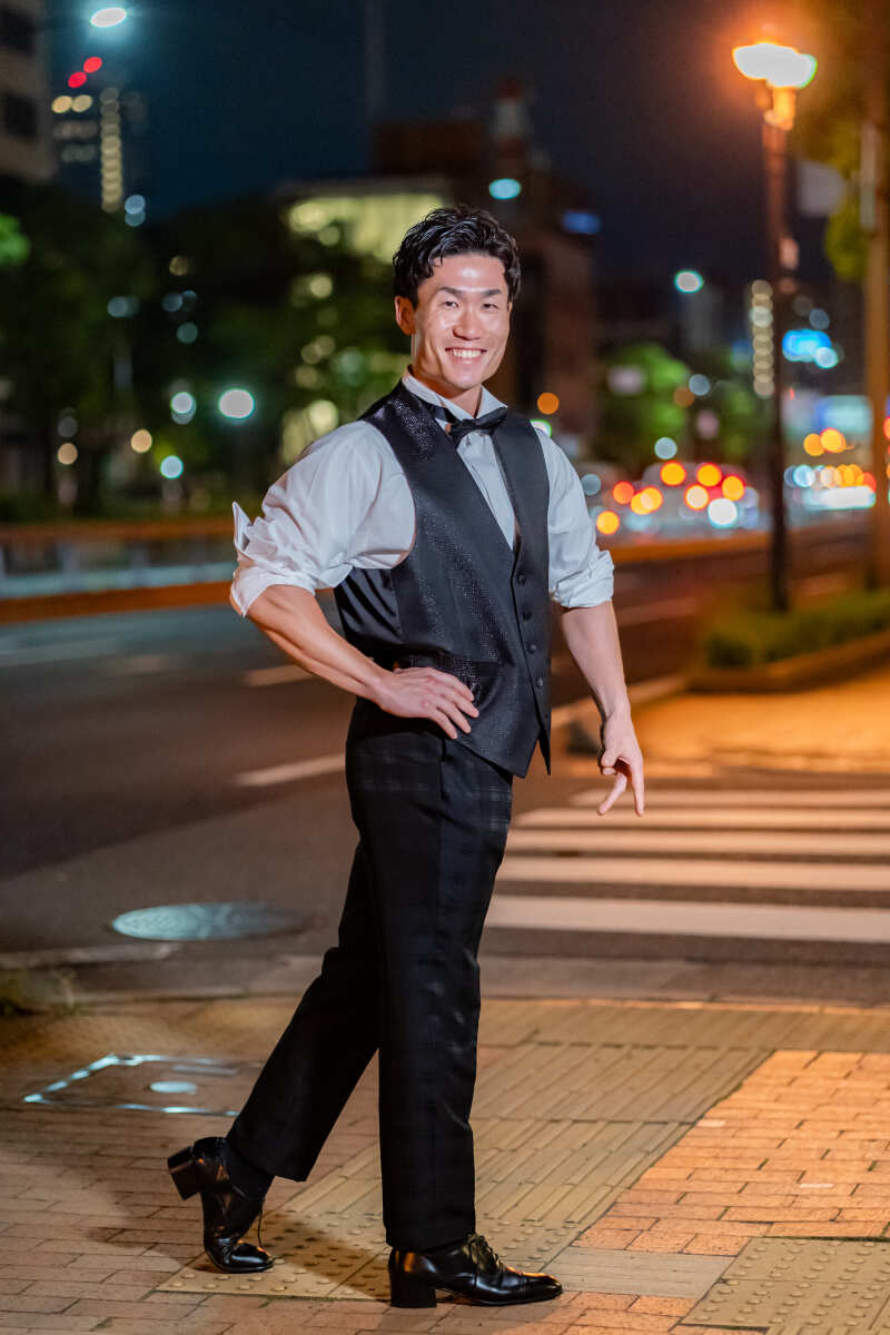 新郎のポージングが美しい