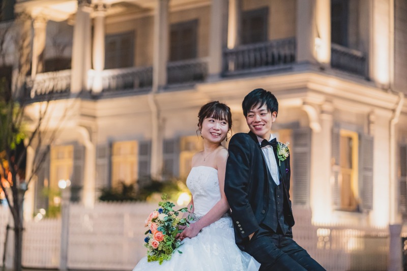 背中合わせ