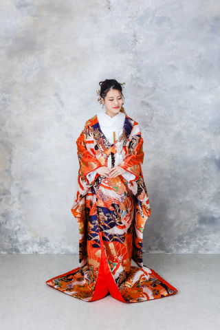 UC-211 松に立涌文