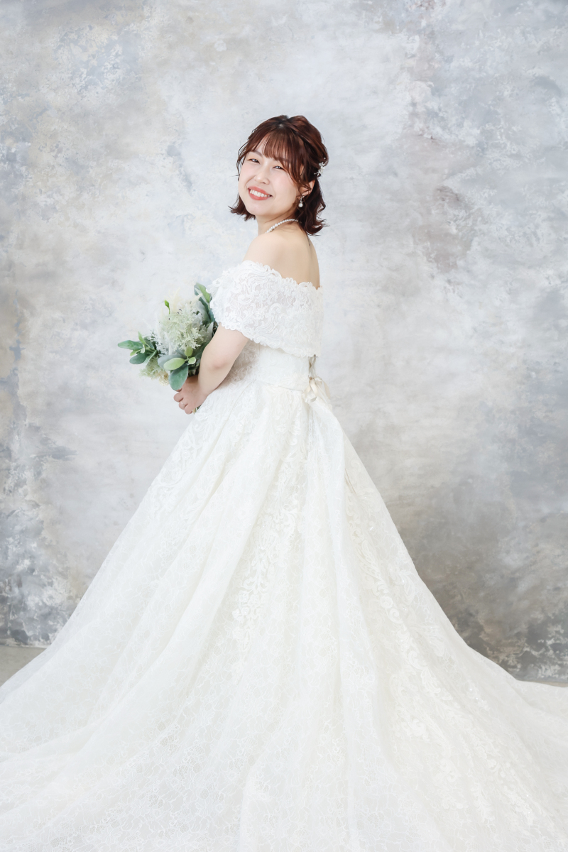 ウェディングドレスからスタート