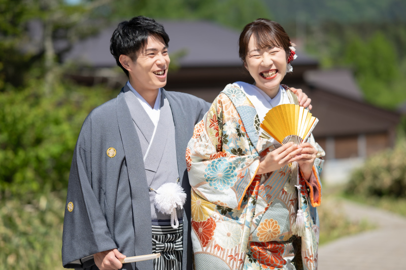 晴れやかに並んで