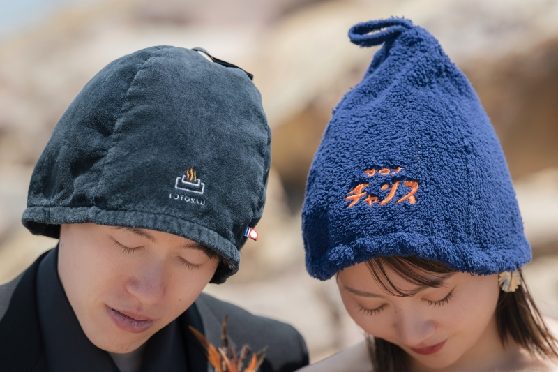 趣味のアイテムと共に