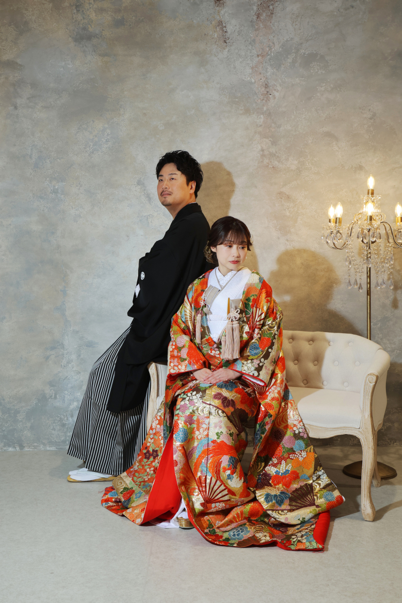 色打掛でスタジオ撮影からスタート