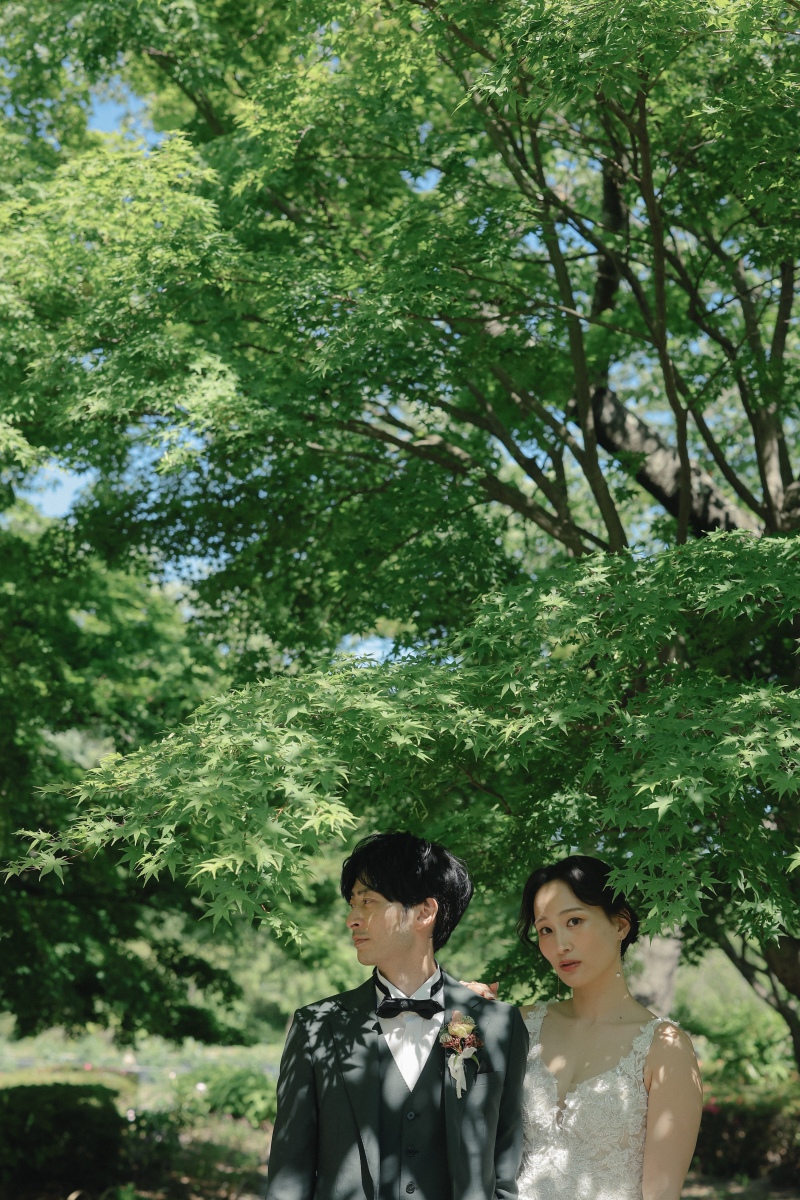 「木陰のふたり」