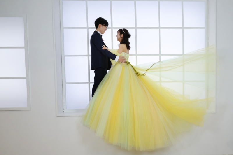 2着目はカラードレス