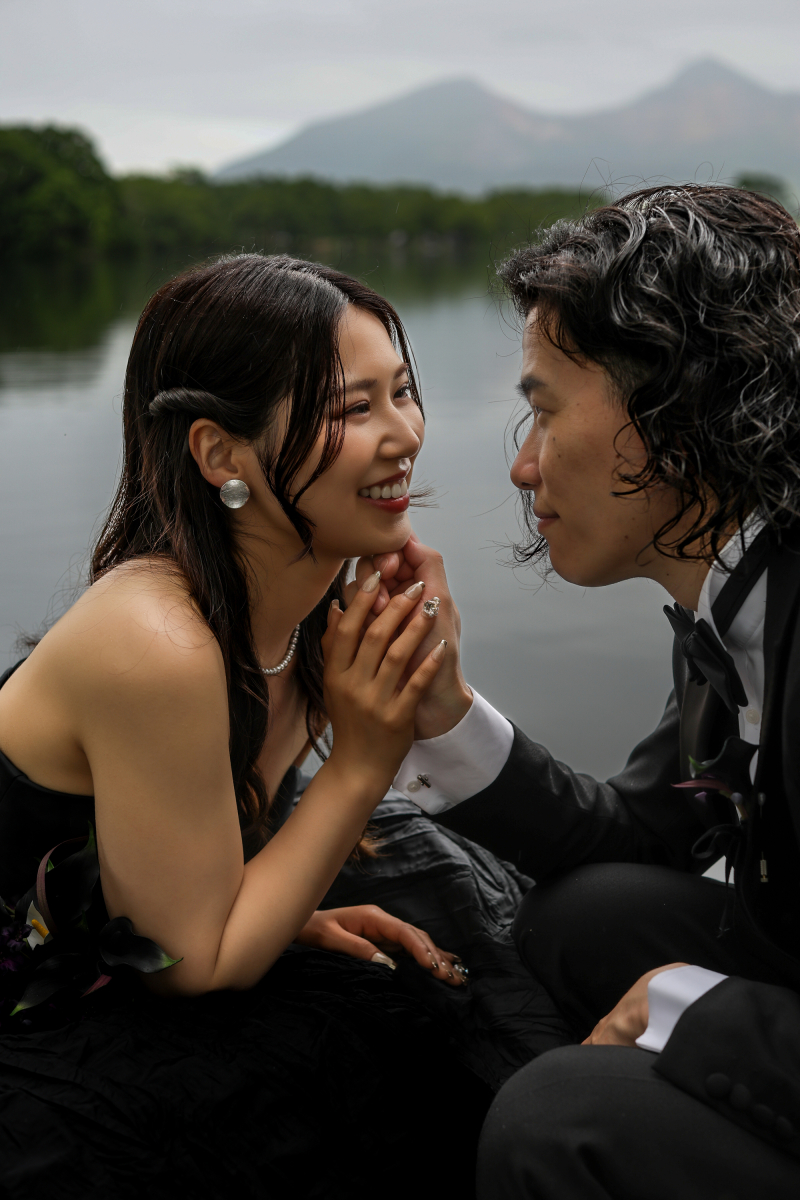 湖上で交わす微笑み