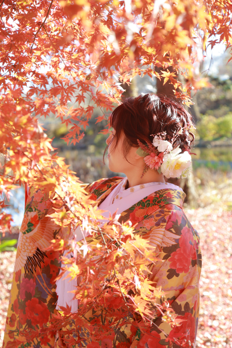 日差しと紅葉に囲まれて
