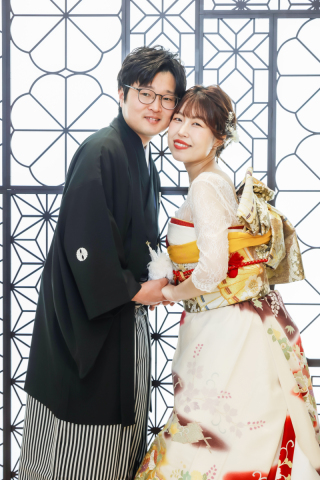 ウェディングドレスと振袖ドレス