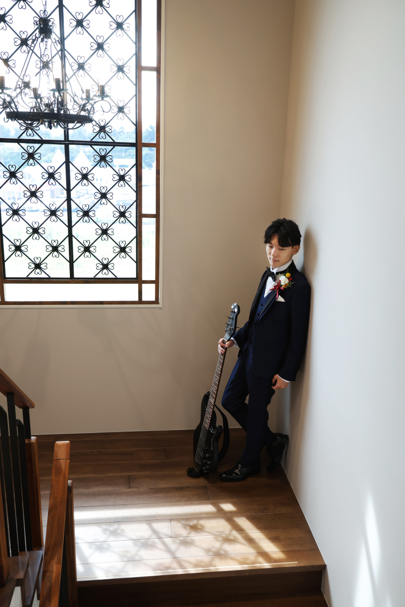 タキシードとギター
