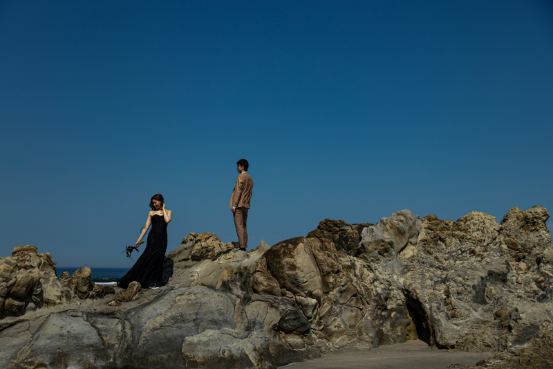 岩肌に響くふたりの静寂