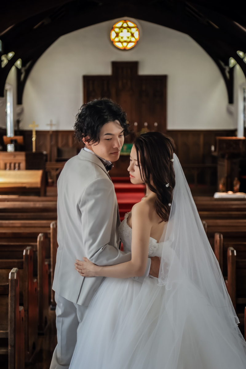 歴史ある教会で 美しい瞬間を