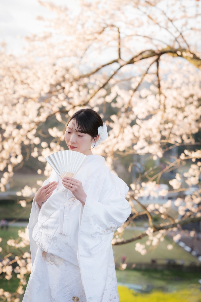 桜に溶ける白無垢