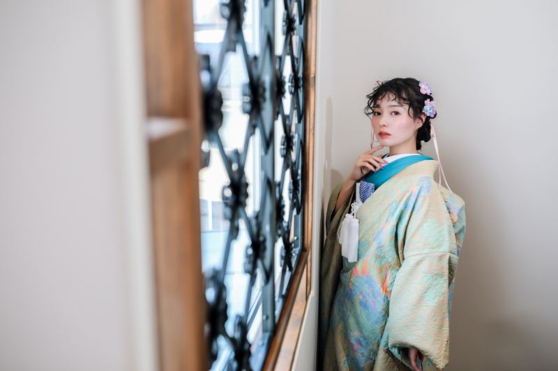 ウエディングフォトスタジオReiMei+_女性のフォトグラファーがいる