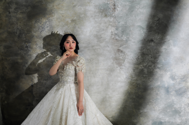 ウエディングフォトスタジオReiMei+_衣装の試着ができる