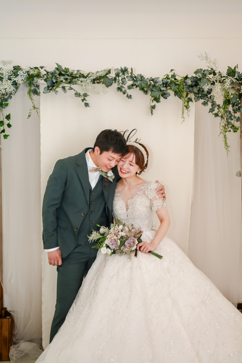 ウエディングフォトスタジオReiMei+_女性のフォトグラファーがいる