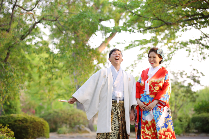 ウエディングフォトスタジオReiMei+_庭園で撮影できる