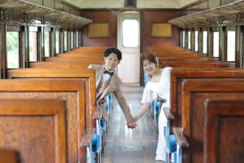 【ひまわりフォトウェディング９月上旬までの撮影】洋装1着ロケーション撮影プラン【データ100カットつき】