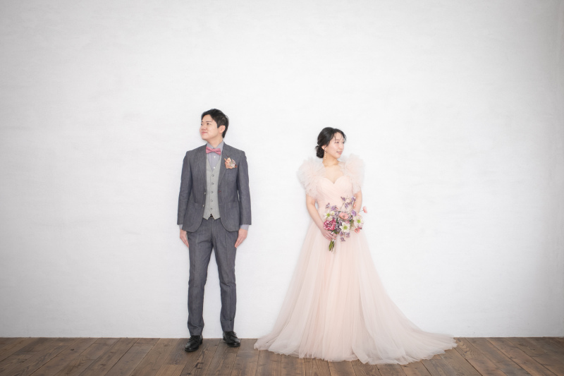 お二人で別方向を見つめて