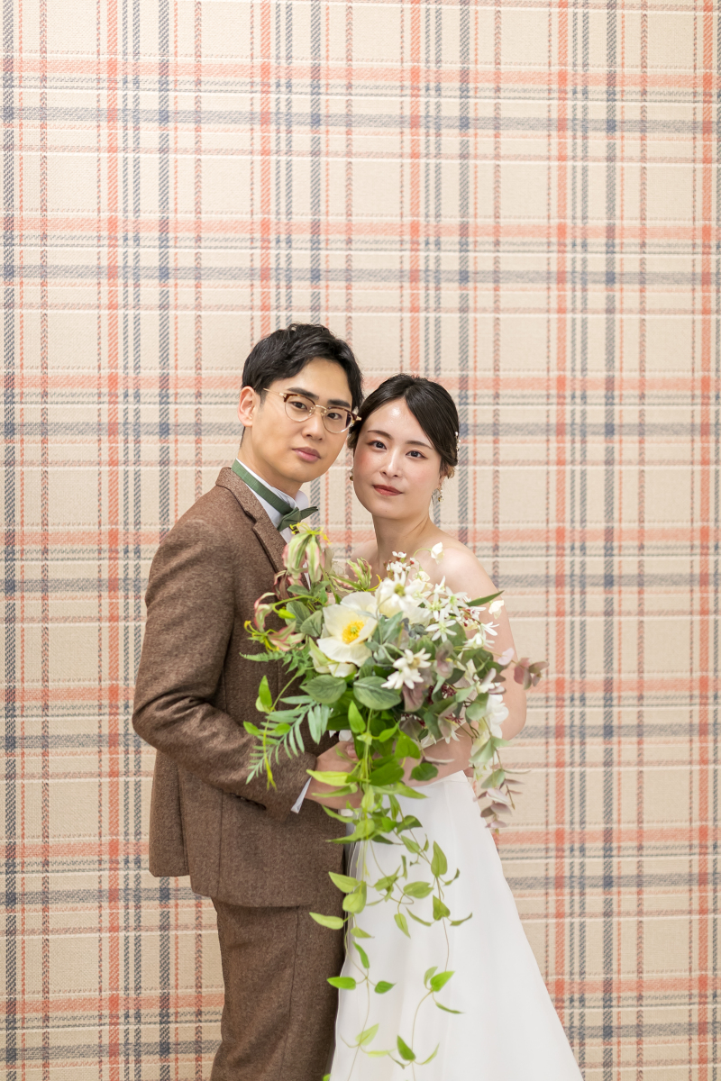 お二人でブーケを持って。