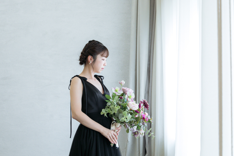 差し込む光に照らされて