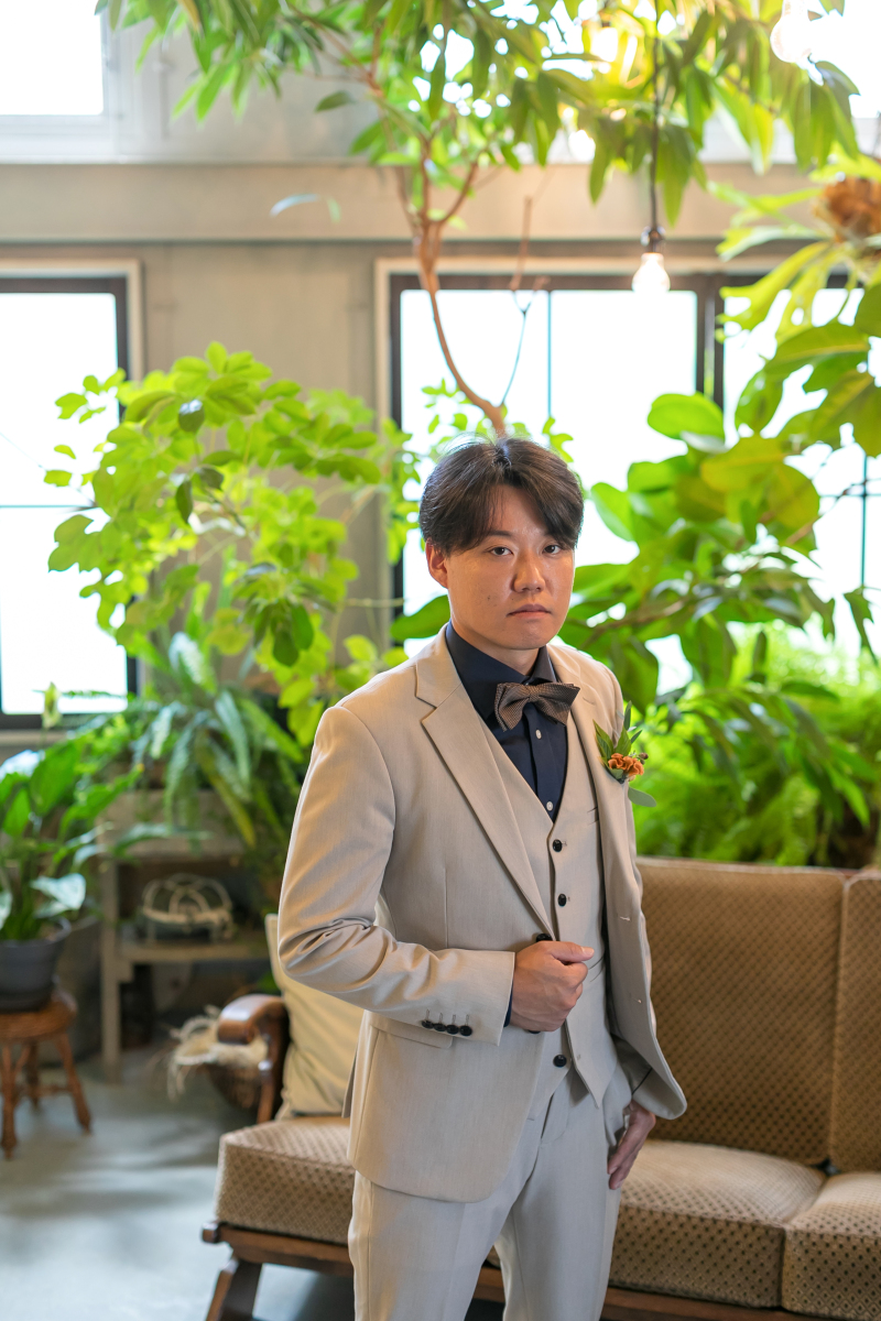 お着替えして新郎ソロショット