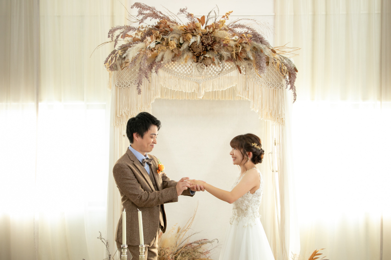 指輪交換の瞬間を。