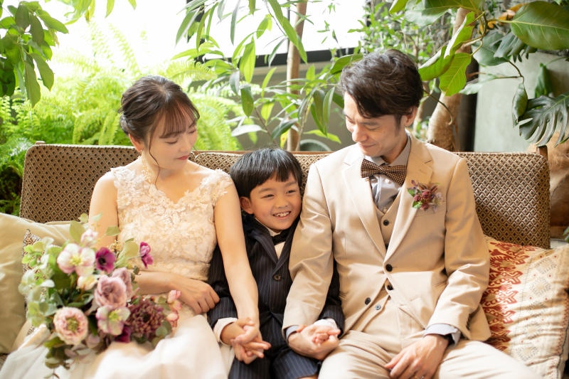 パパとママの間でなんだかほっこり♡