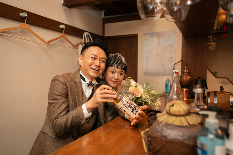 行きつけのお店のカウンターで