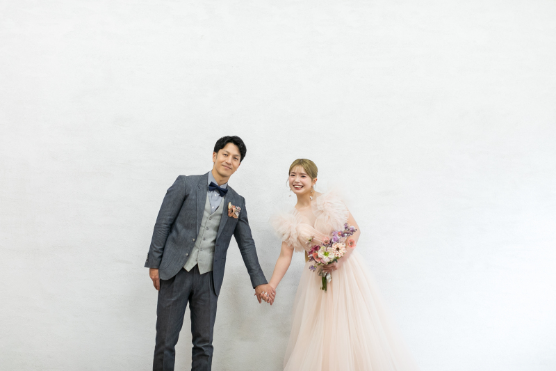 シンプルな背景で