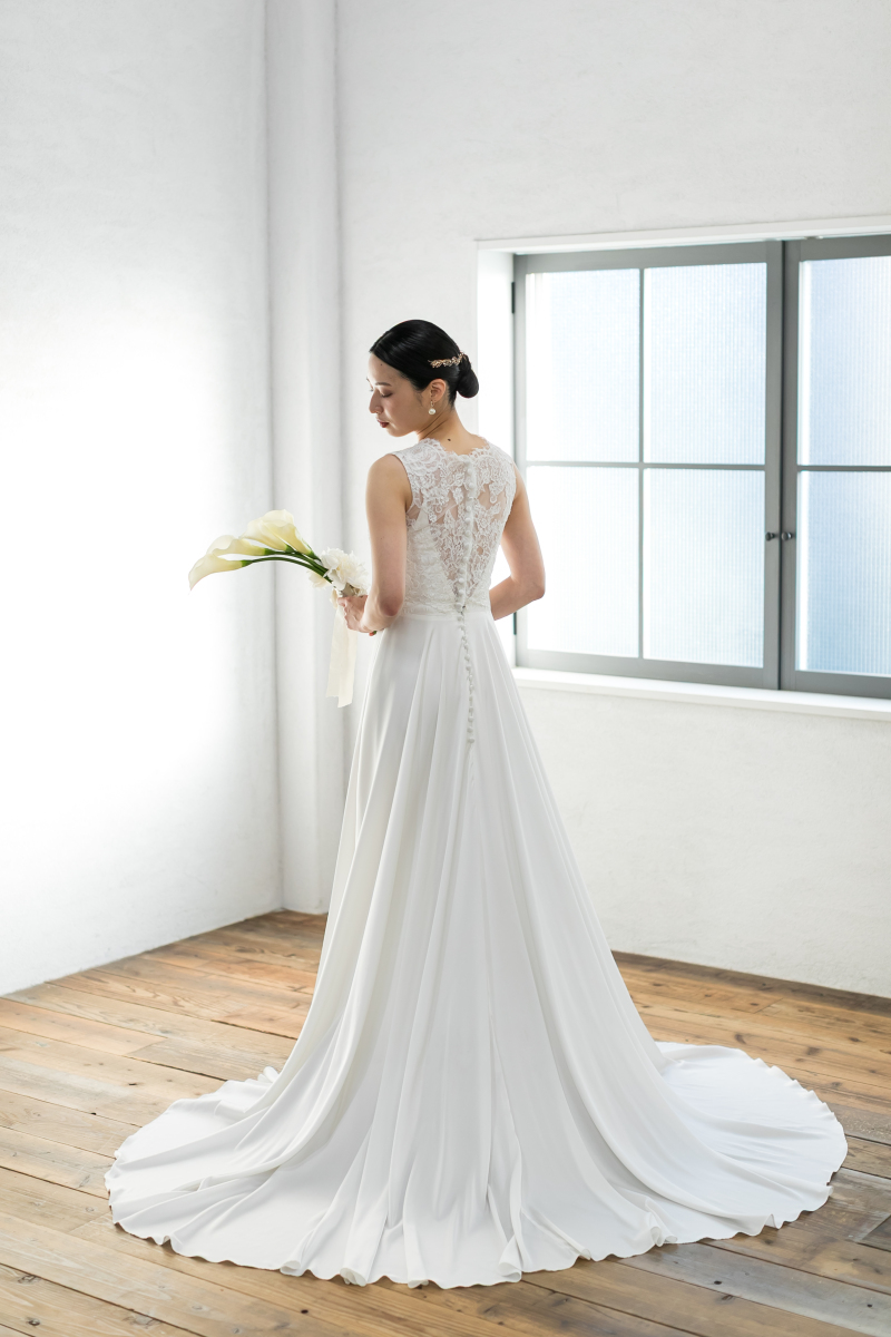 ドレスでご新婦様のソロショット。