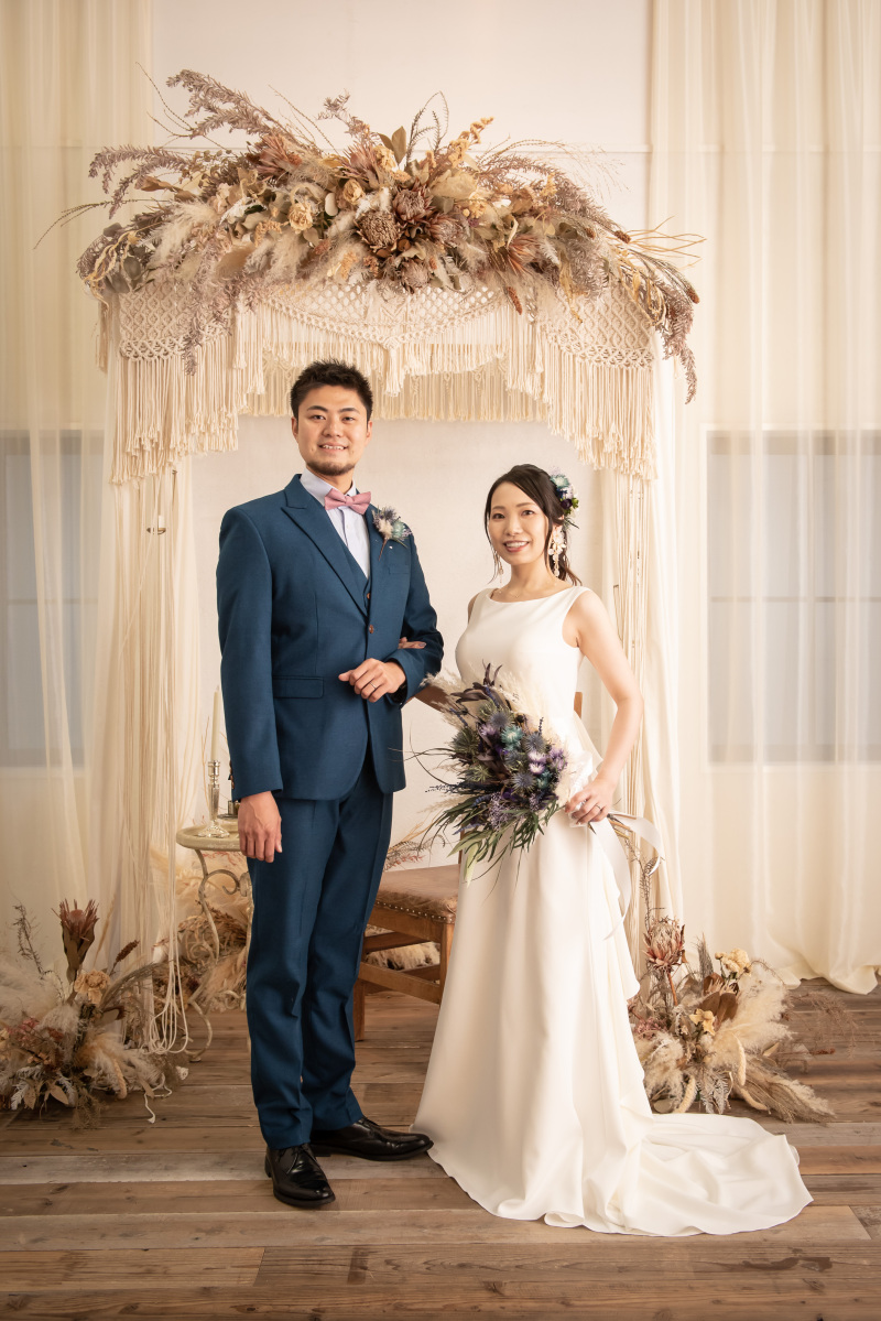 2着目:スタジオ衣装で