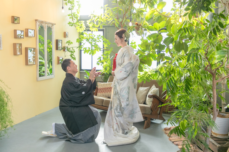 お着物で指輪をパカっ