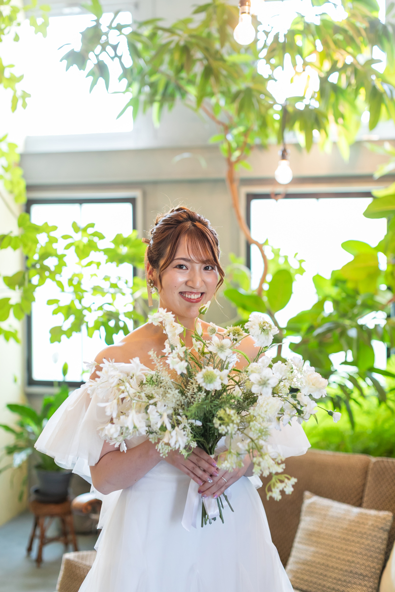 緑と自然光が輝くお部屋で