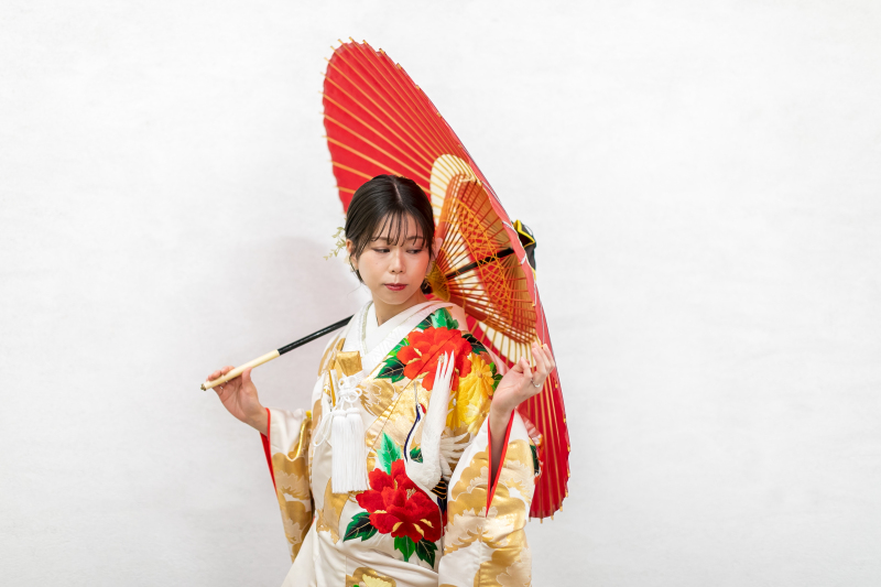 ご新婦様の傘持ちソロショット