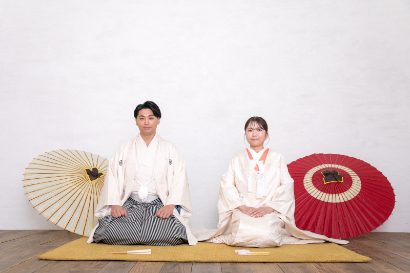 撮影の締めは正座ショット