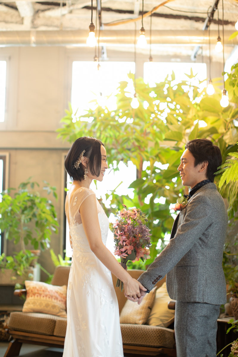 明るい緑溢れるスタジオ「ガーデン」からスタート