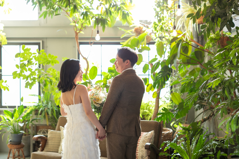 お二人で見つめあって撮影スタート