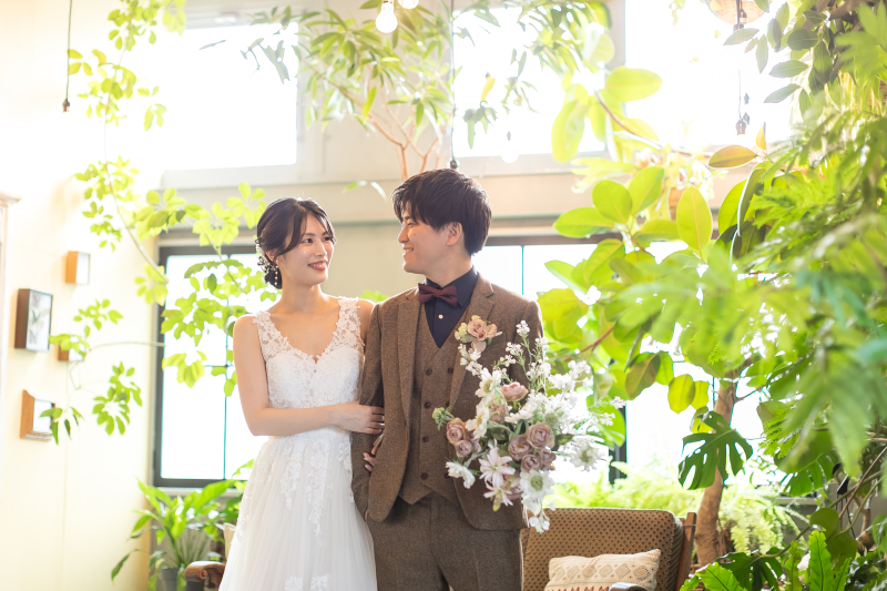 ご新郎様と腕をくんで