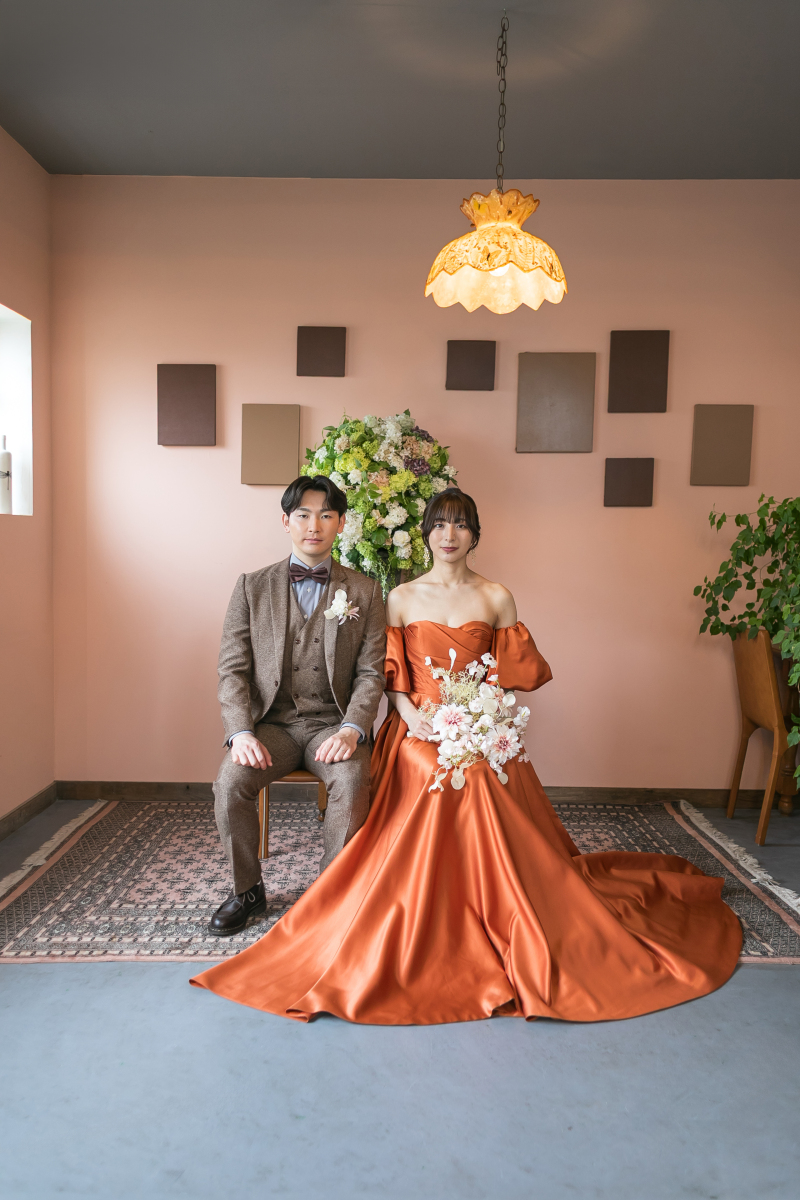 椅子に座ってかっちりと