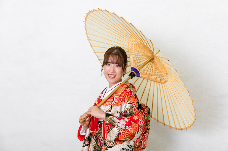 ご新婦様の和傘ショット。