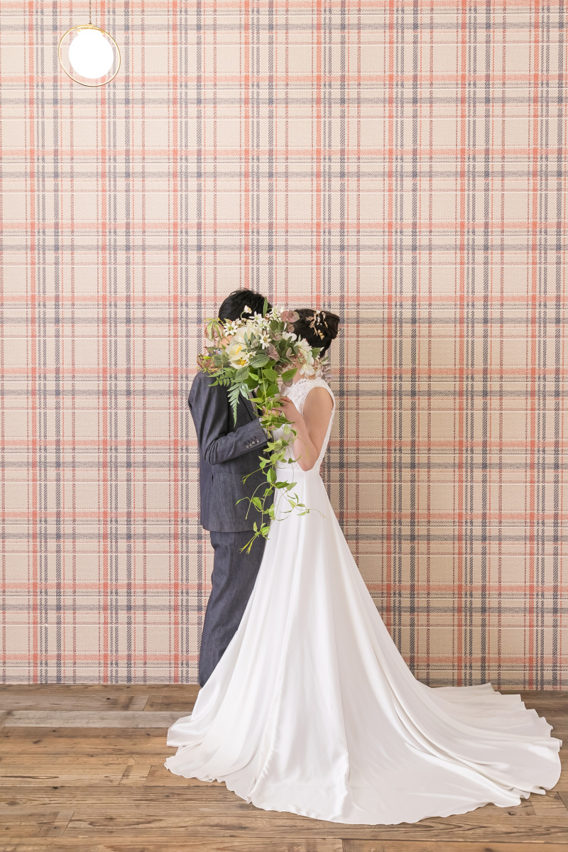 ブーケで顔隠し