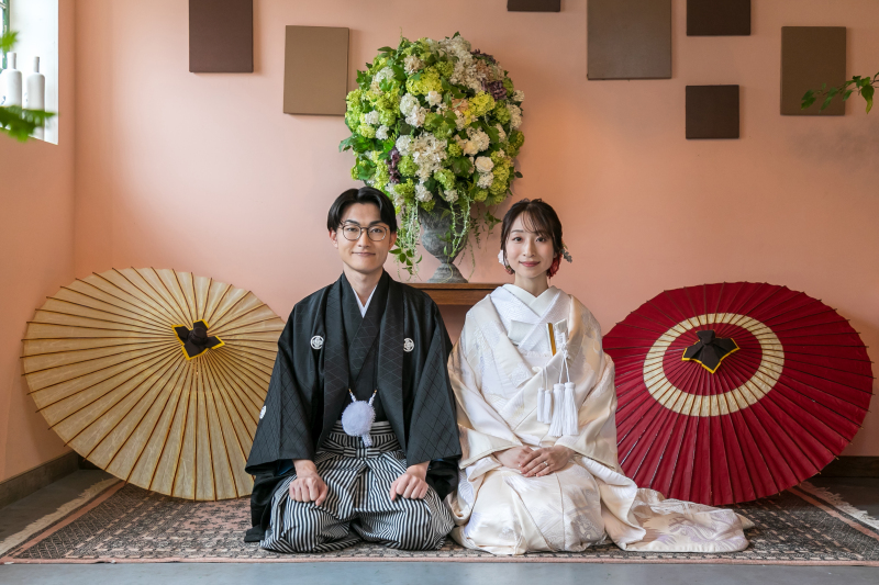 正座でかっちりと