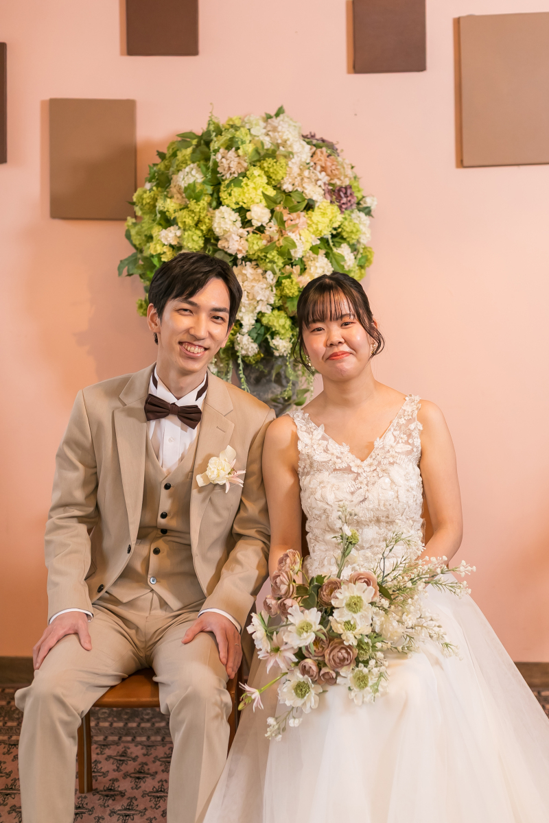 イスに座ってハイチーズ!