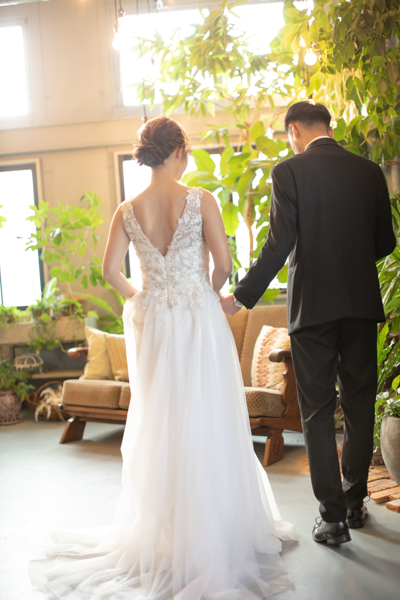 ご新郎様に手を引かれて。