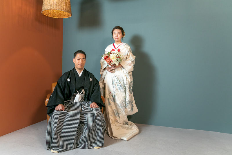 バイカラーの背景でかっちり