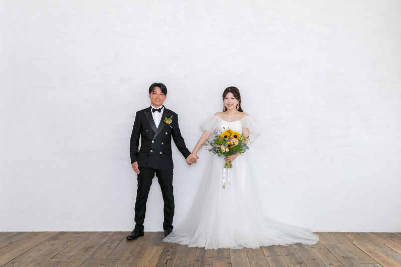 二人で手を繋いで