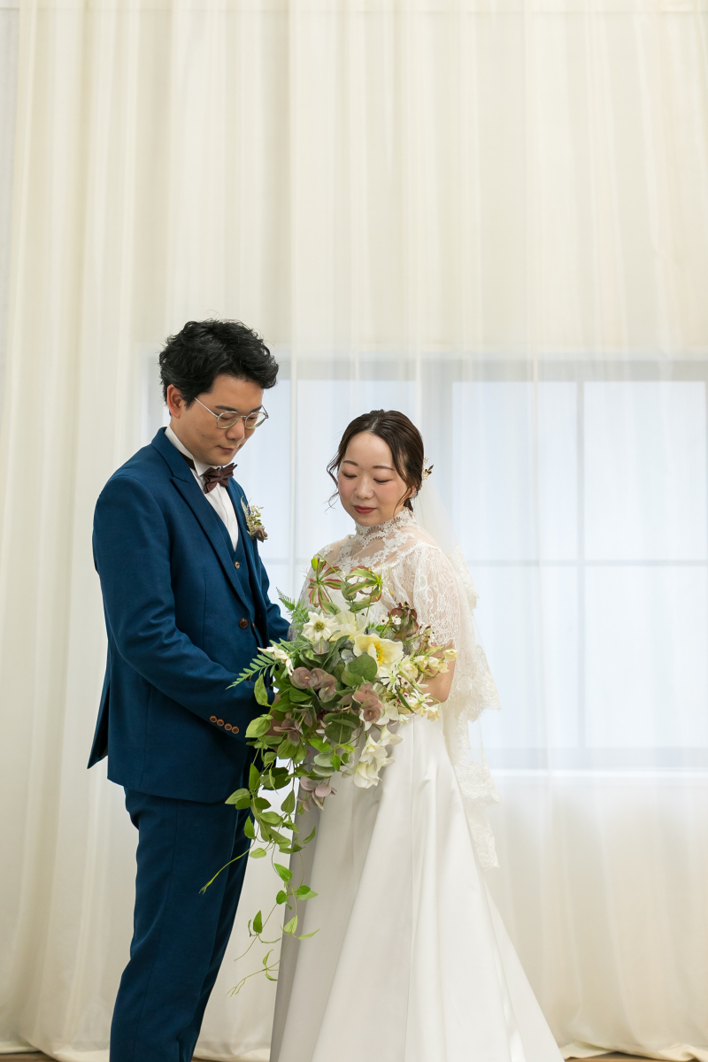 二人でブーケを持って