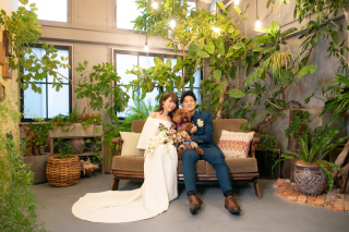 家族と一緒にウエディングフォトを