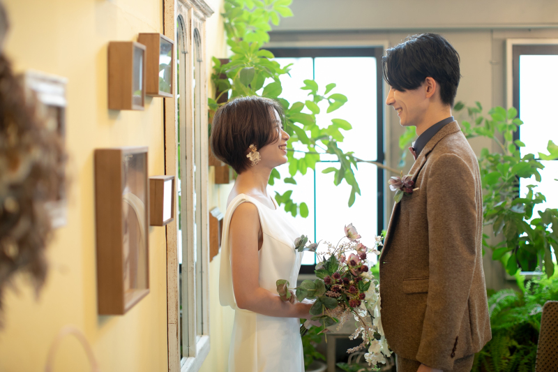 ご新郎様を見上げて