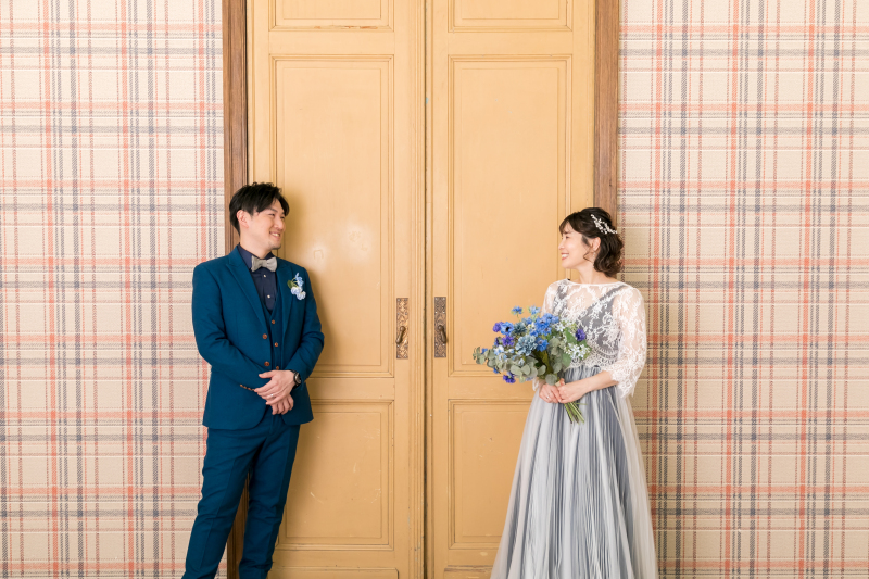 青色のドレスに着替えて